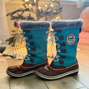 L.L. Bean Women’s Teal and Brown Snow Boots